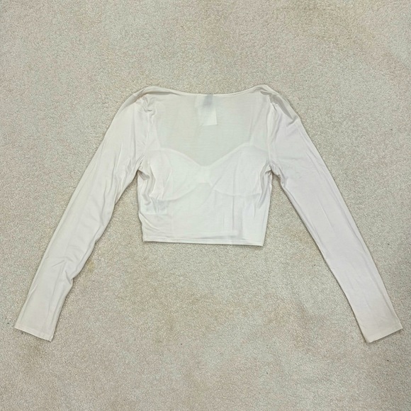 NWT - H&M - Crop Top - White (size small) - Picture 6 of 8